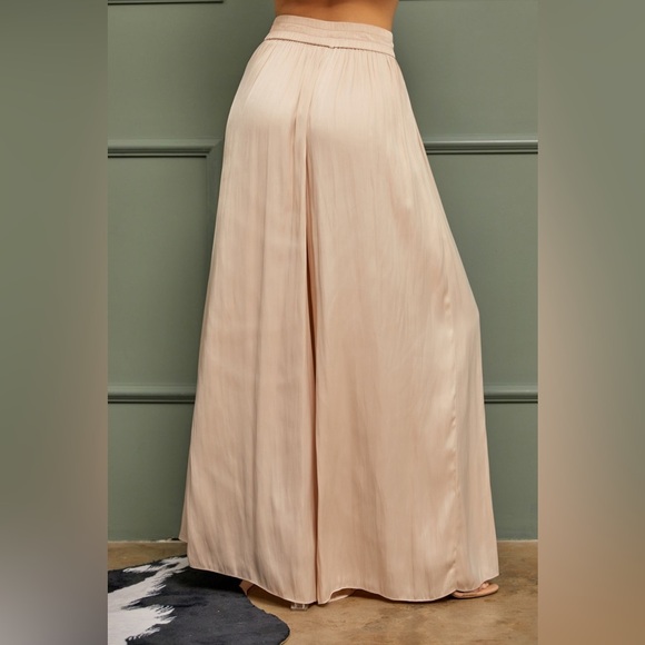 VANILLA DEL SOL Cream Wide Leg Palazzo  Pants with Elegant Flowy Design - Picture 2 of 12